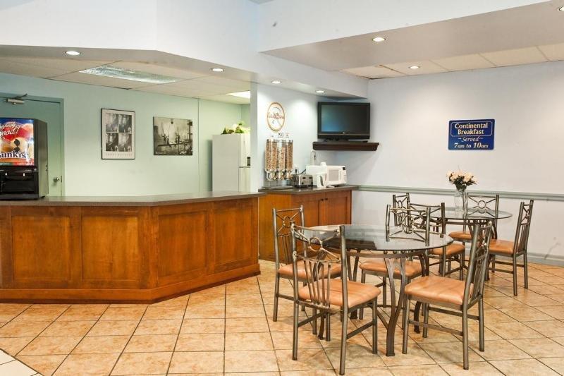 Howard Johnson Hamilton Interior foto